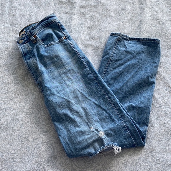 Levi’s straight wedgie!! - Picture 3 of 3